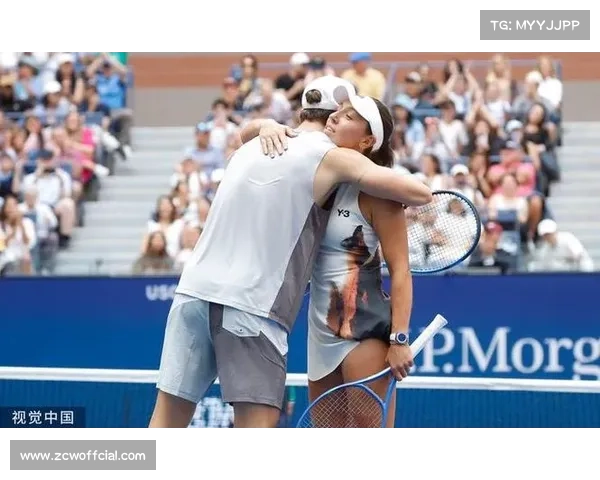 阿尔卡拉斯混双表演赛搭档拉杜卡努，丰富休赛期活动。